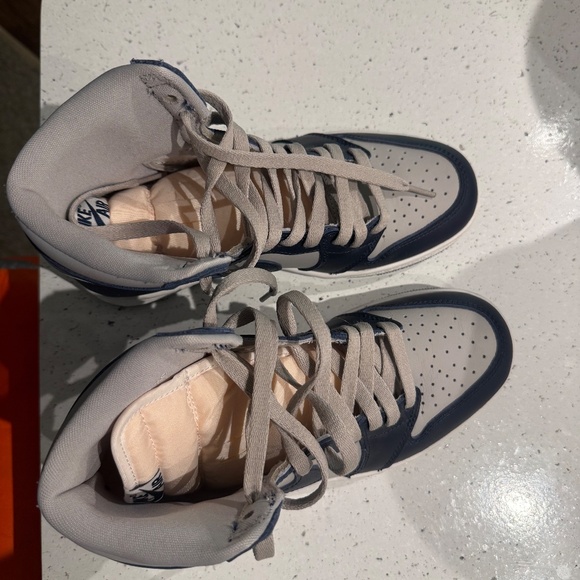 Air Jordan Retro High 85 OG Georgetown - Picture 2 of 4